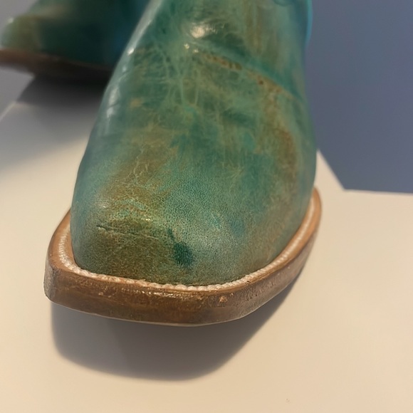 Vegabond Boot Co. The Kingman Turquoise Snip Toe Boot - Picture 10 of 17